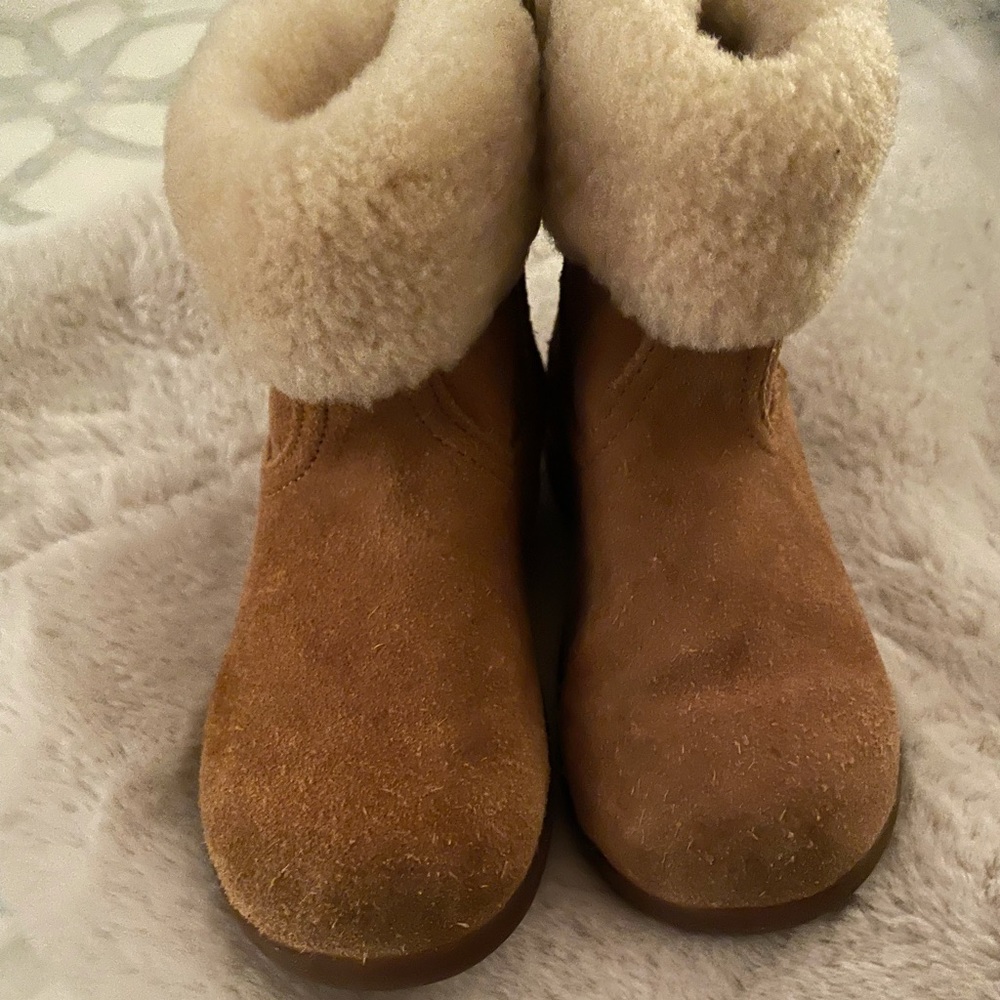 Girls kids uggs ugg boots chestnut size 10